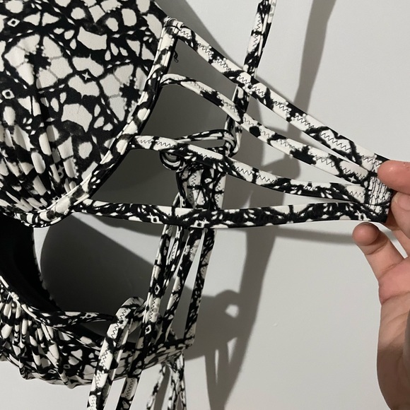 Shade shore heavily padded push up bikini top large - Picture 3 of 3